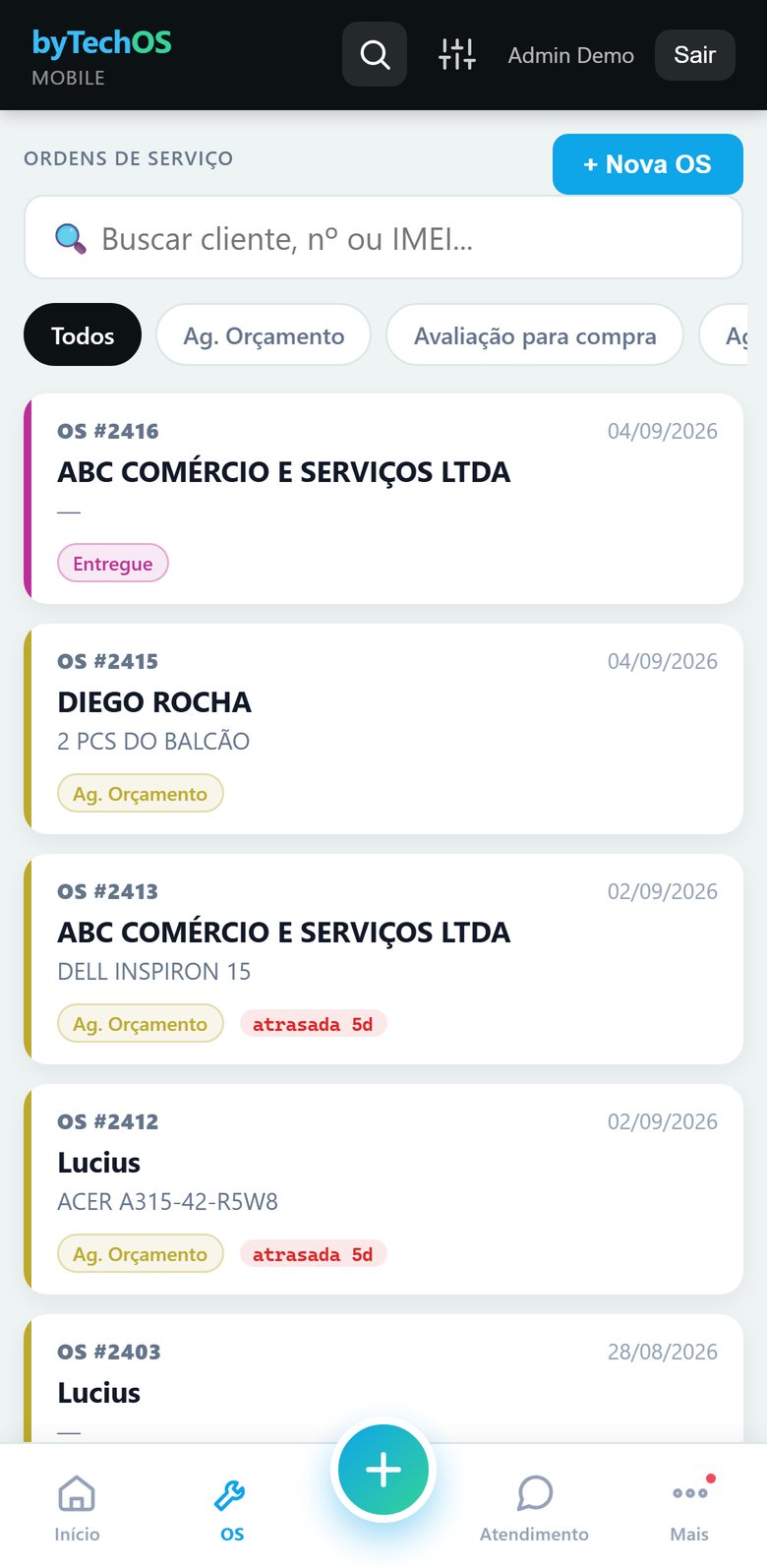Lista de ordens de serviço no celular, com etapa e atraso de cada uma